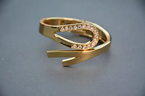 Come misurare l’anello per scegliere la giusta dimensione