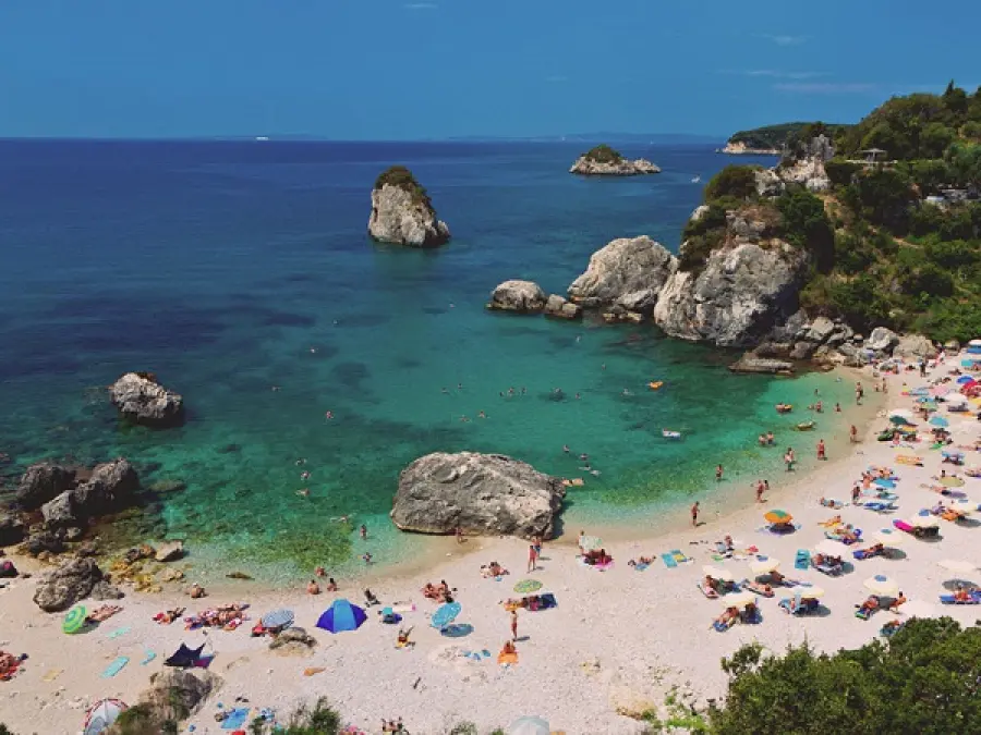 Guida traghetti Brindisi Igoumenitsa: compagnie, orari, prezzi e offerte