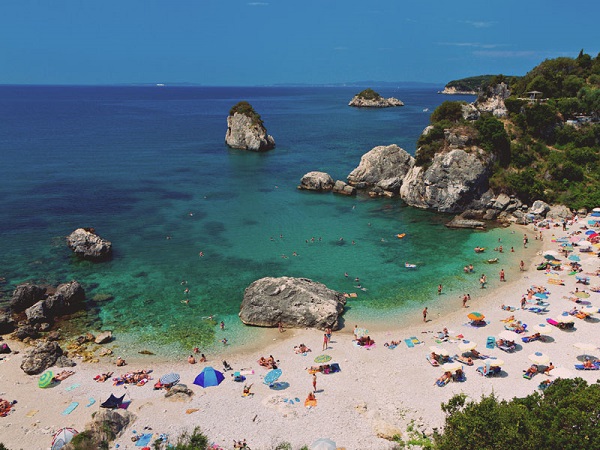 Guida traghetti Brindisi Igoumenitsa: compagnie, orari, prezzi e offerte