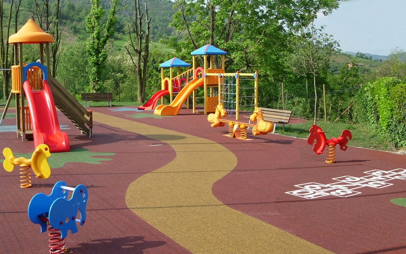 Pavimentazione antitrauma per esterni e giardini pubblici