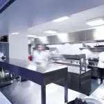 Tavoli in acciaio inox, come pulirli al meglio