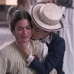 Una Vita: arriva il primo bacio saffico della soap