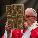 Papa Francesco a Pentecoste: siamo figli di uno stesso Padre