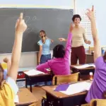 Scuole elementari aperte a giugno, l’appello di una mamma al ministro Giannini