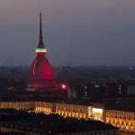 La Mole Antonelliana diventa granata per il Grande Torino