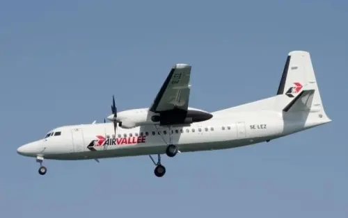 Catania, atterraggio d'emergenza per un Fokker 50: non si apre il carrello, nessun ferito