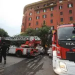 Incendio divampato nell'attico che fu di Pino Daniele a Prati: tanta paura e nessun ferito