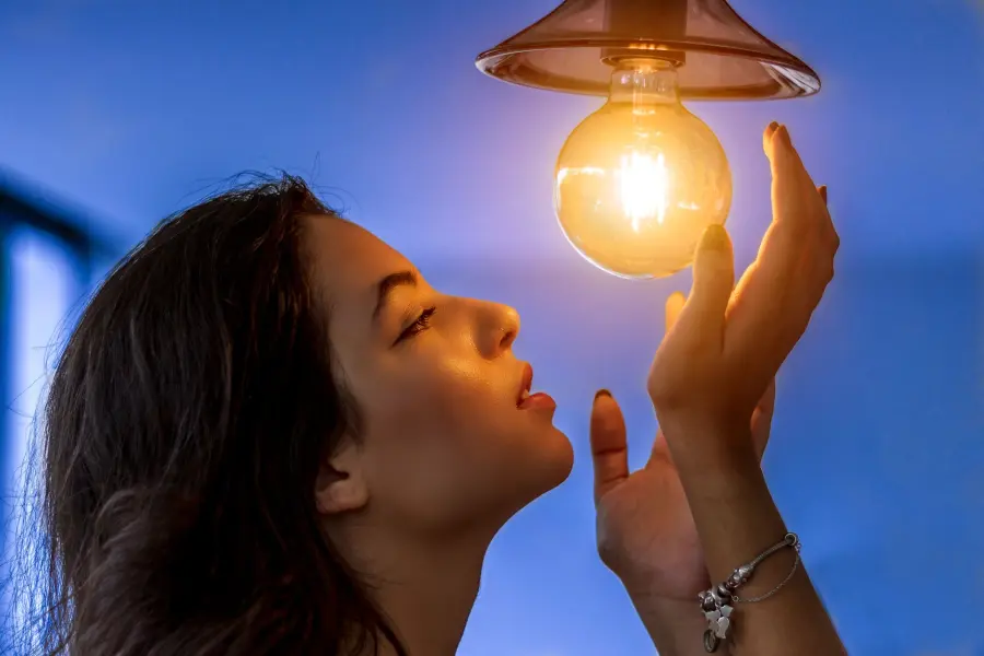 Come ridurre la bolletta della luce nel 2026