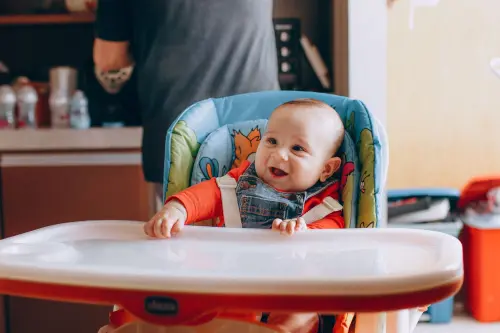 Come scegliere il seggiolone per il bambino
