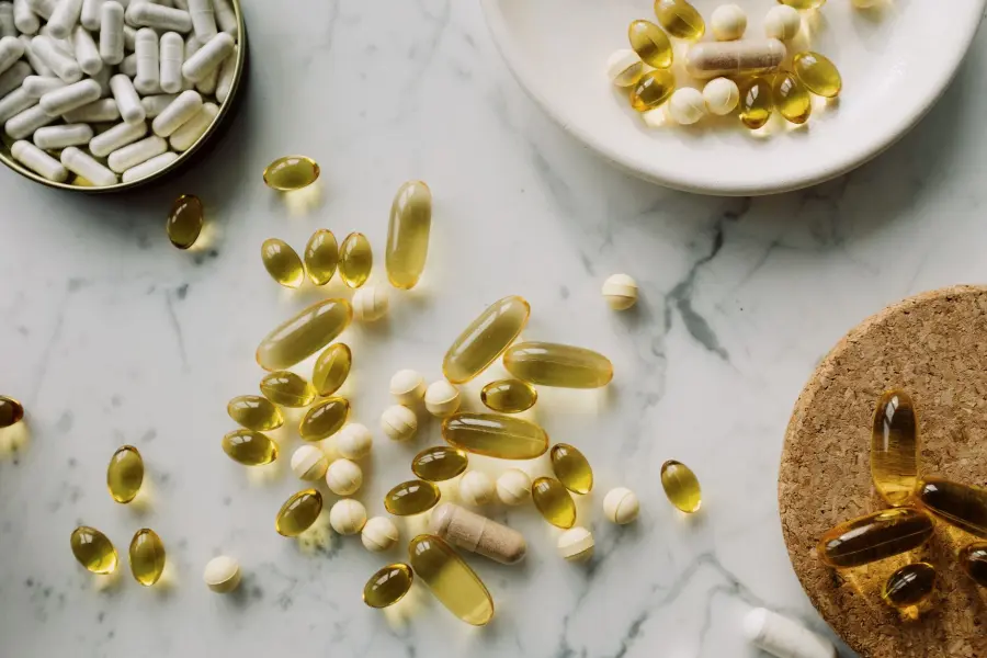 Differenza tra integratori e farmaci: guida completa