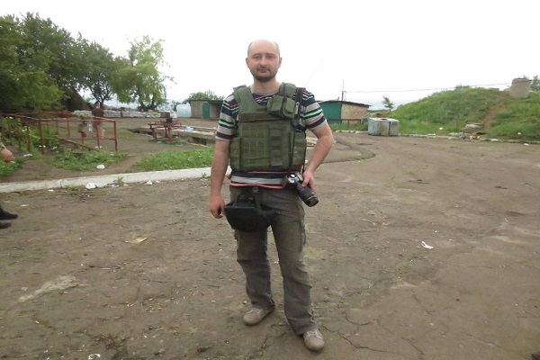 Giornalista ucciso in Ucraina, Arkady Babchenko oppositore di Putin