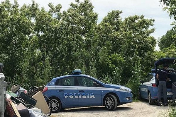 Uomo trovato morto a Lido Adriano, indagini in corso